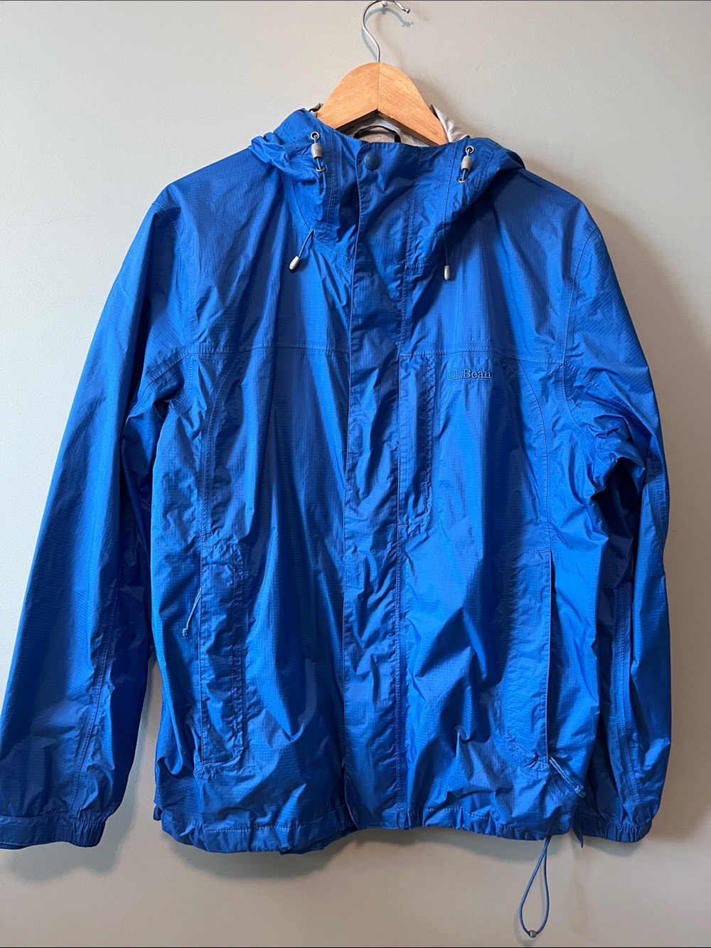 L.L. Bean trail model rain jacket. M